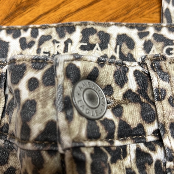 American Eagle next level stretch leopard print hi Raz checking‘s size 2 - Picture 4 of 8
